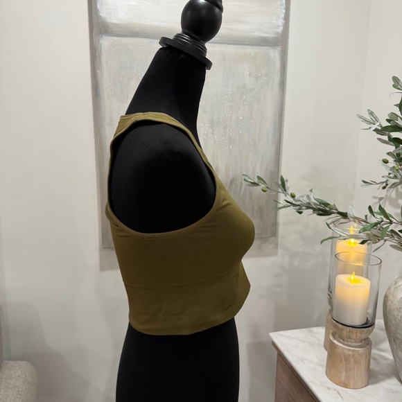 NWT Athleta Aurora Seamless Plunge Olive Ribbed Cropped Rib Tank Sports Bra - Picture 6 of 11